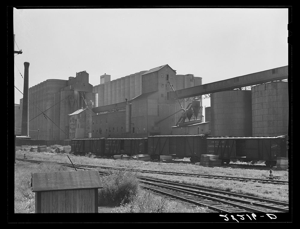 [Untitled photo, possibly related to: Grain elevators. Saint Paul, Minnesota]. Sourced from the Library of Congress.