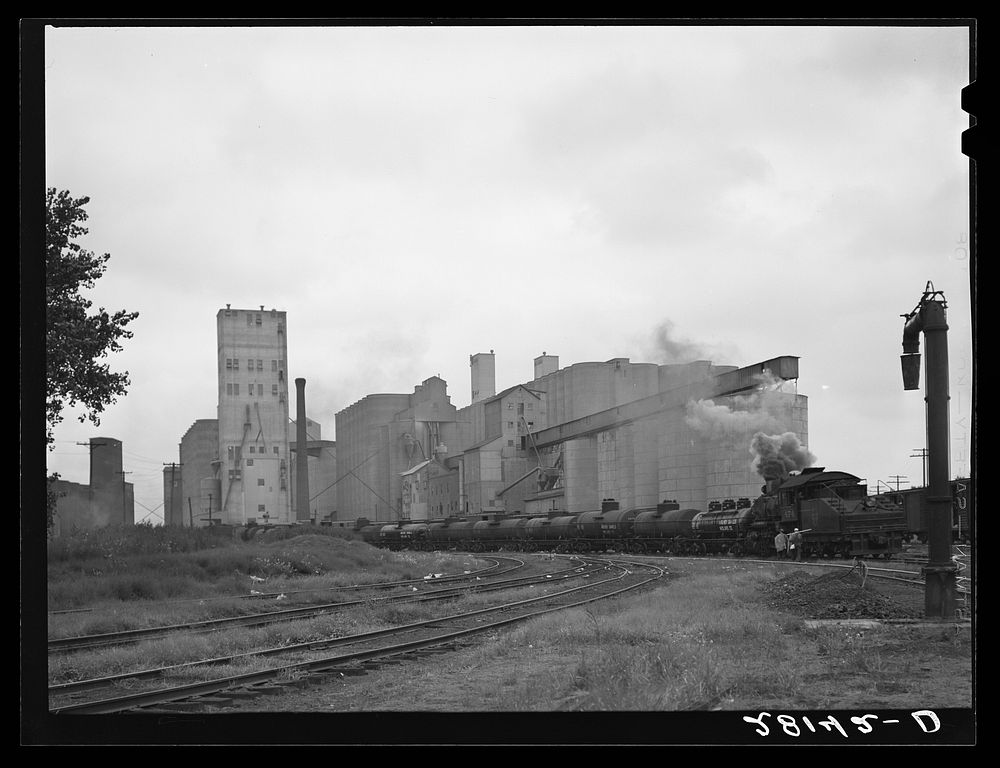 Grain elevators. Saint Paul, Minnesota. Sourced from the Library of Congress.