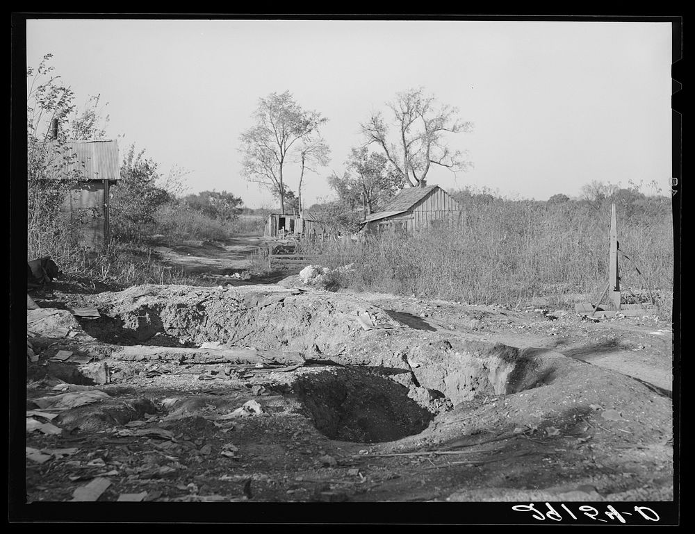 Abandoned tiff diggings in paw-paw patch. Washington County, Missouri. Sourced from the Library of Congress.