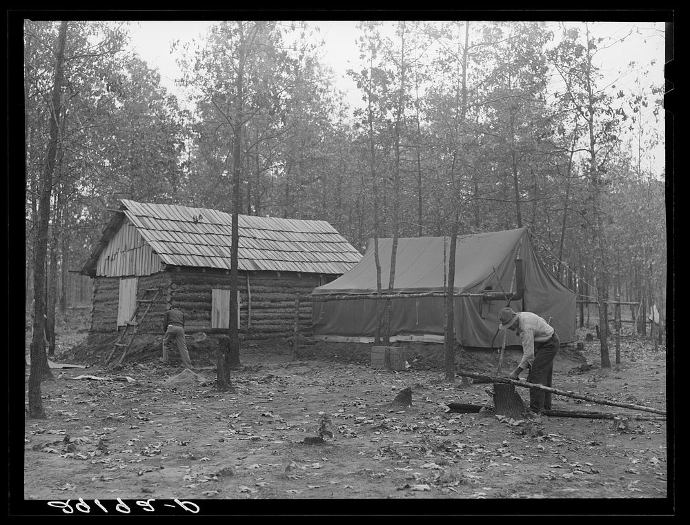 Evicted sharecroppers building shelters at temporary camp. Butler County, Missouri. Sourced from the Library of Congress.