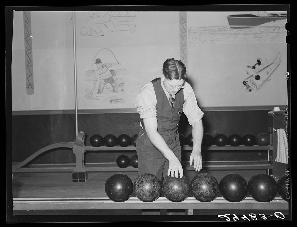 Choosing ball. Bowling alley, Clinton, Indiana. Sourced from the Library of Congress.