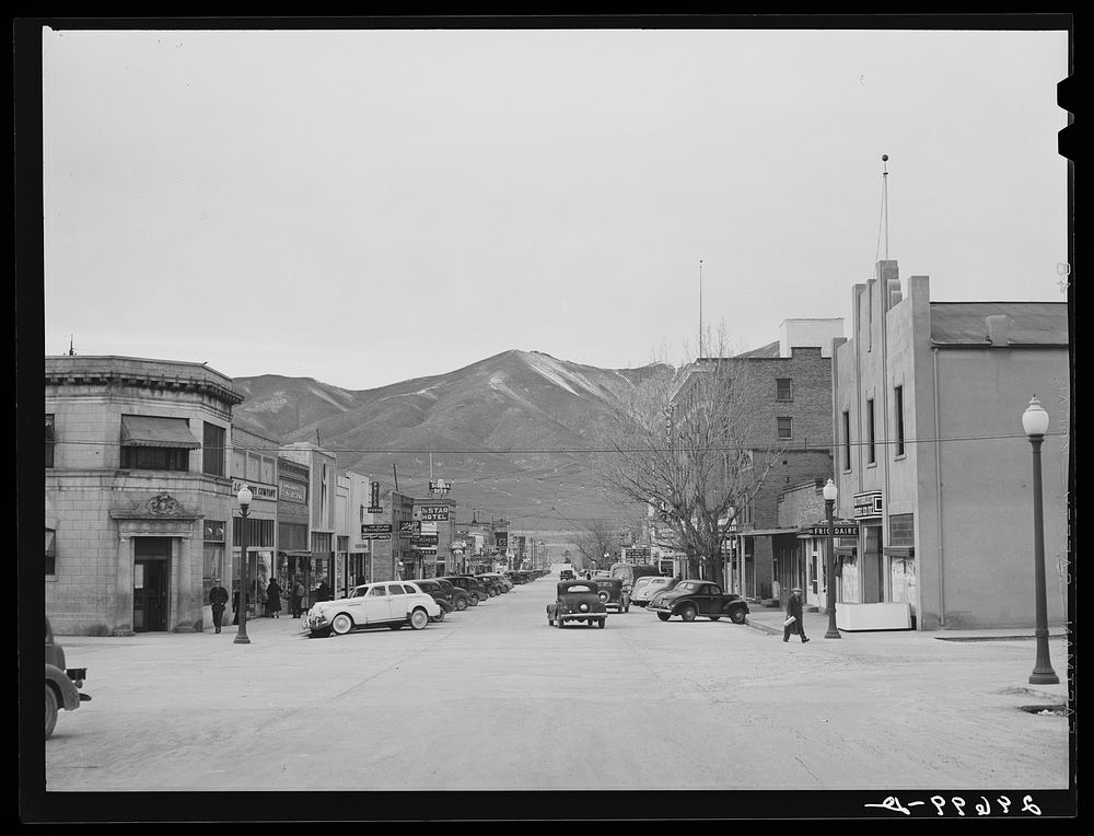 Main street. Winnemucca, Nevada. Sourced from the Library of Congress.