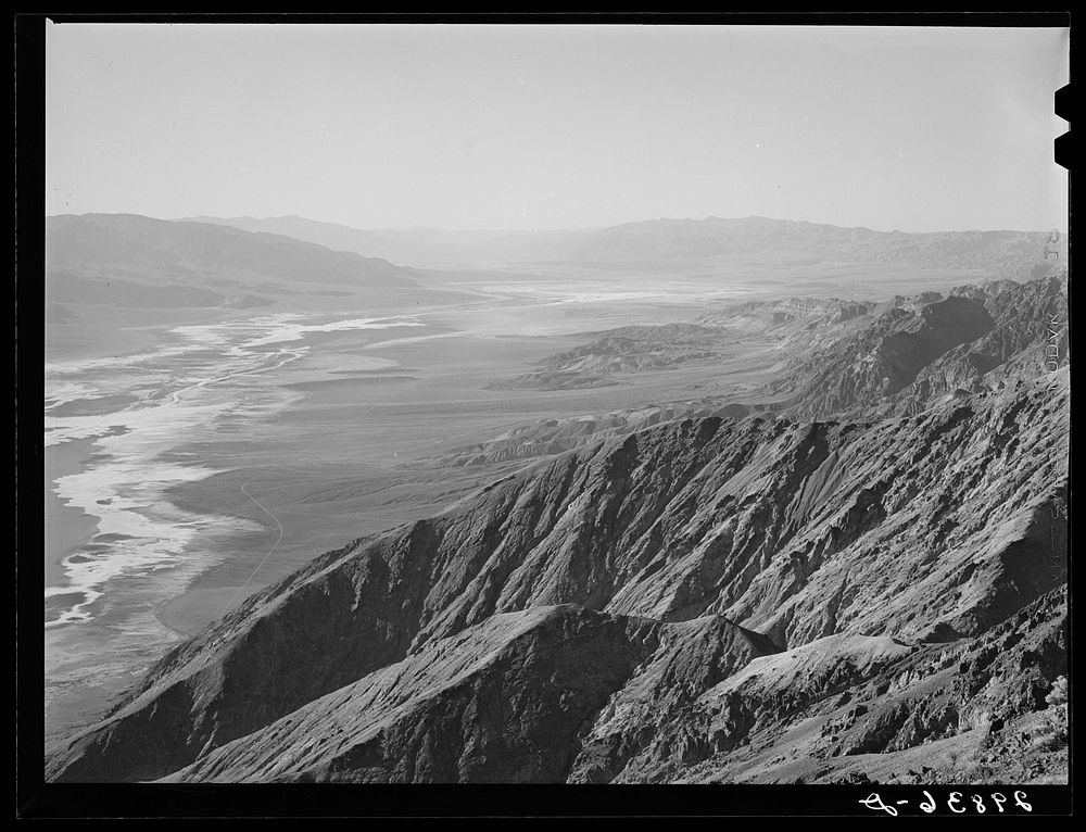 [Untitled photo, possibly related to: Dantes View. Death Valley, California]. Sourced from the Library of Congress.