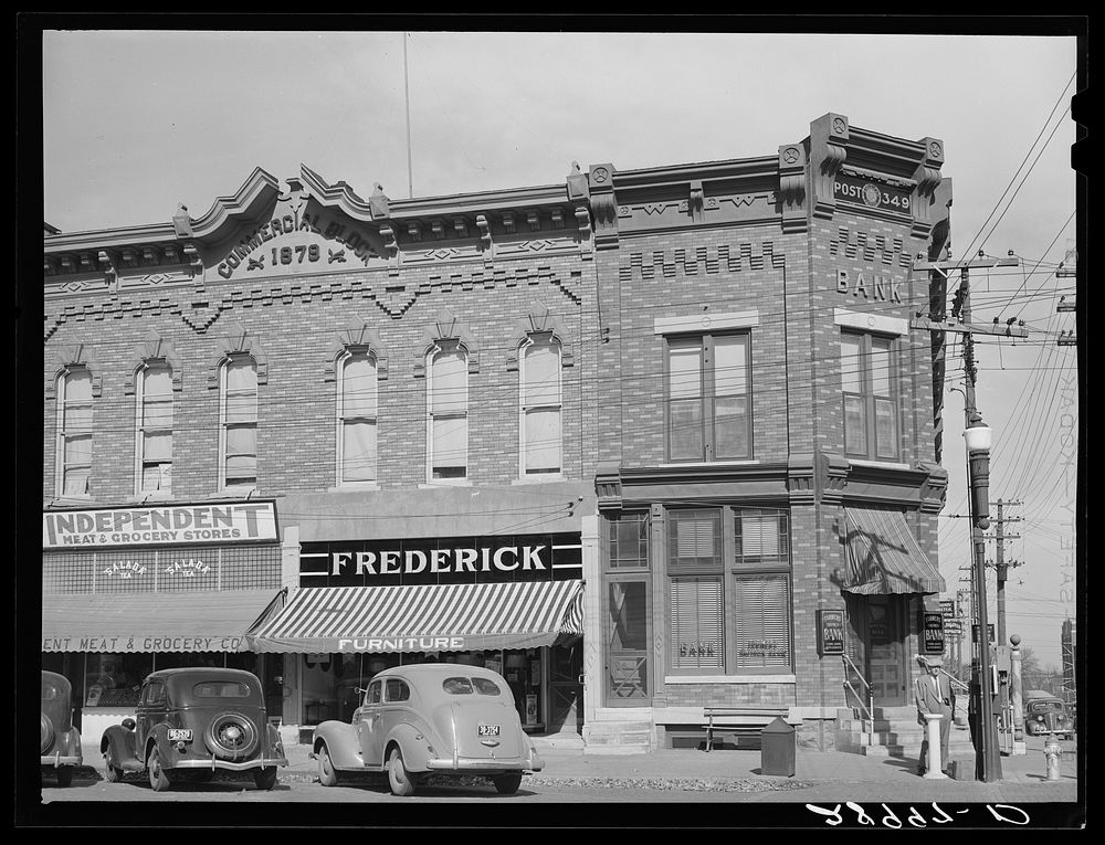 Bank. Grundy Center, Iowa. Sourced from the Library of Congress.