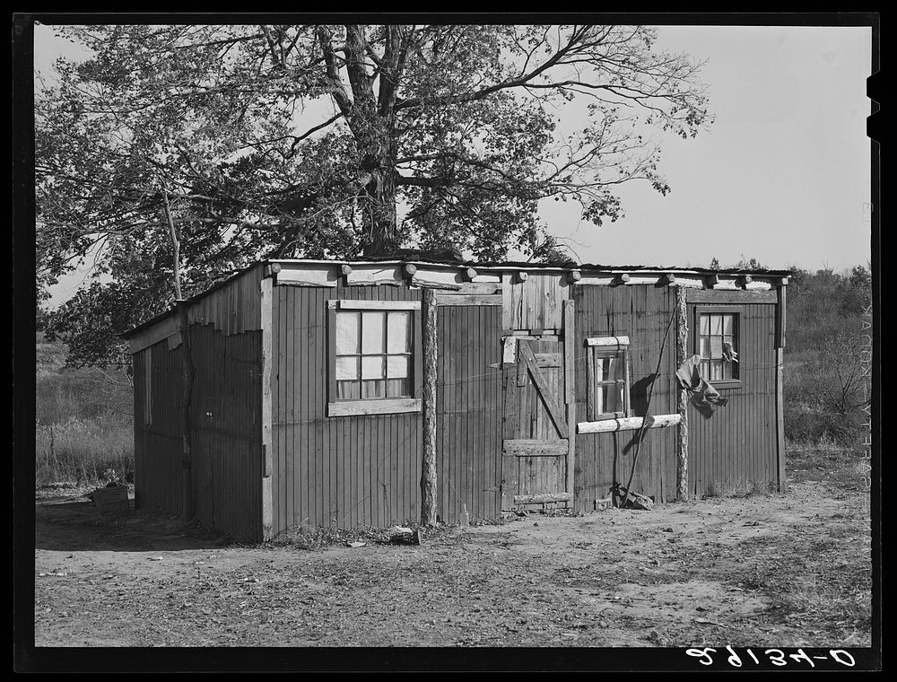 Tiff miners live in poor houses. Washington County, Missouri. Sourced from the Library of Congress.