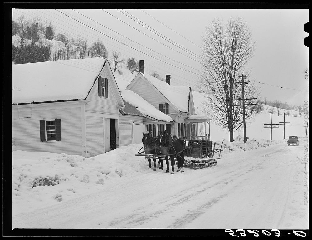 [Untitled photo, possibly related to: Going to town. Woodstock, Vermont]. Sourced from the Library of Congress.