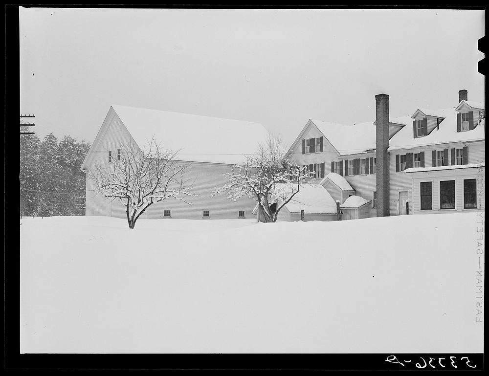 Farm and residence near North Conway, New Hampshire. Sourced from the Library of Congress.