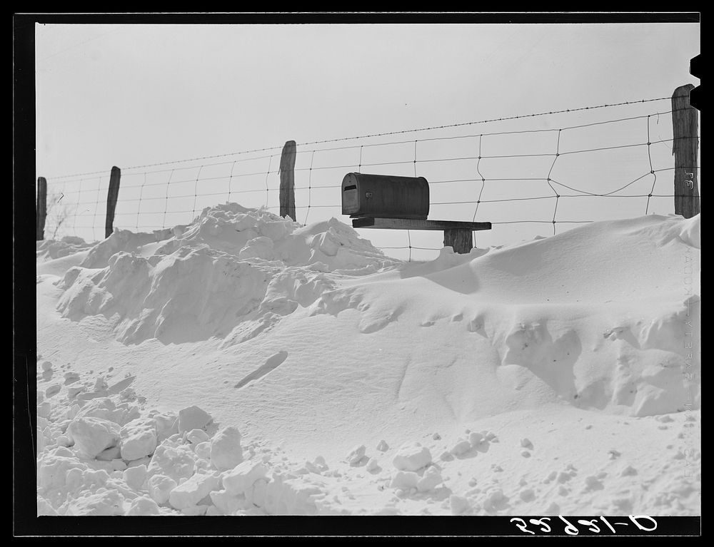 Mailboxes for farms on highways near Frederick, Maryland. Sourced from the Library of Congress.