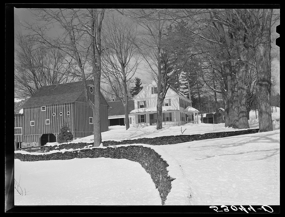 [Untitled photo, possibly related to: Farmhouse on main highway near Putney, Vermont]. Sourced from the Library of Congress.