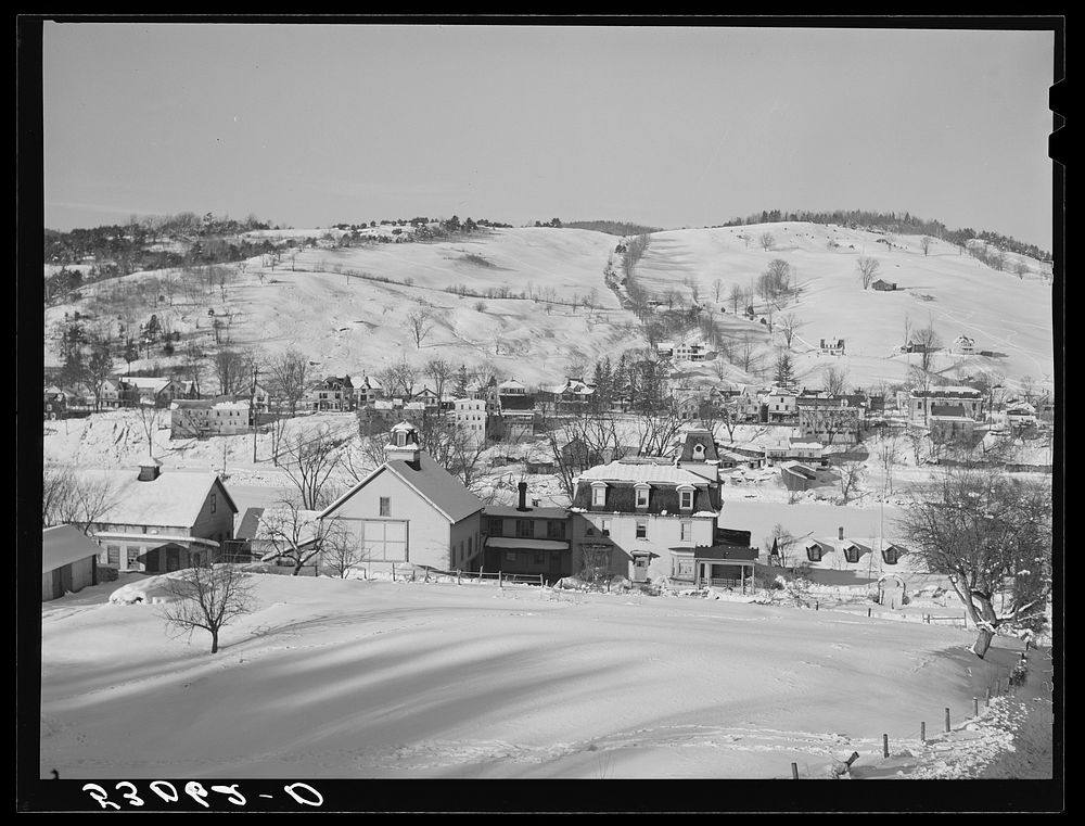 [Untitled photo, possibly related to: Hartford on White River. Vermont]. Sourced from the Library of Congress.