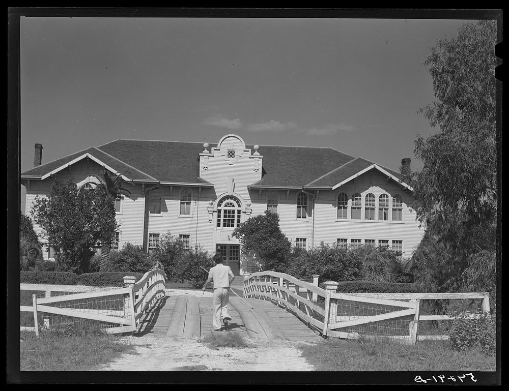 School attended by children of Terrebonne Project, Schriever, Louisiana. Sourced from the Library of Congress.