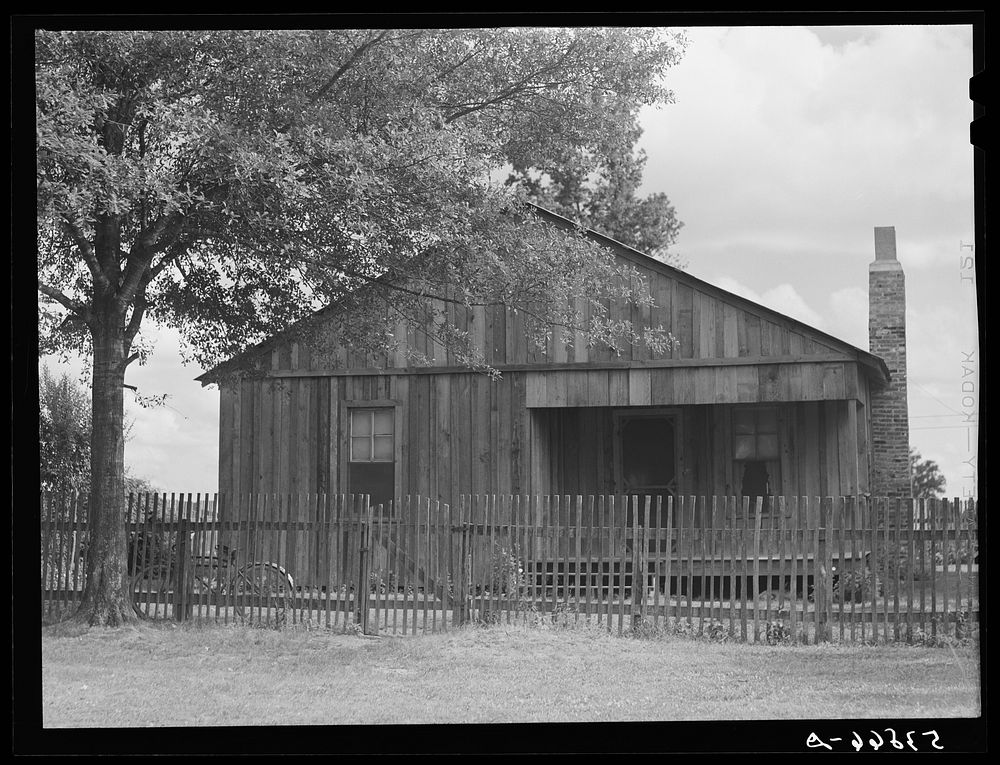 Home of Pleas Rodden, rehabilitation borrower. West Carroll Parish, Louisiana. Sourced from the Library of Congress.