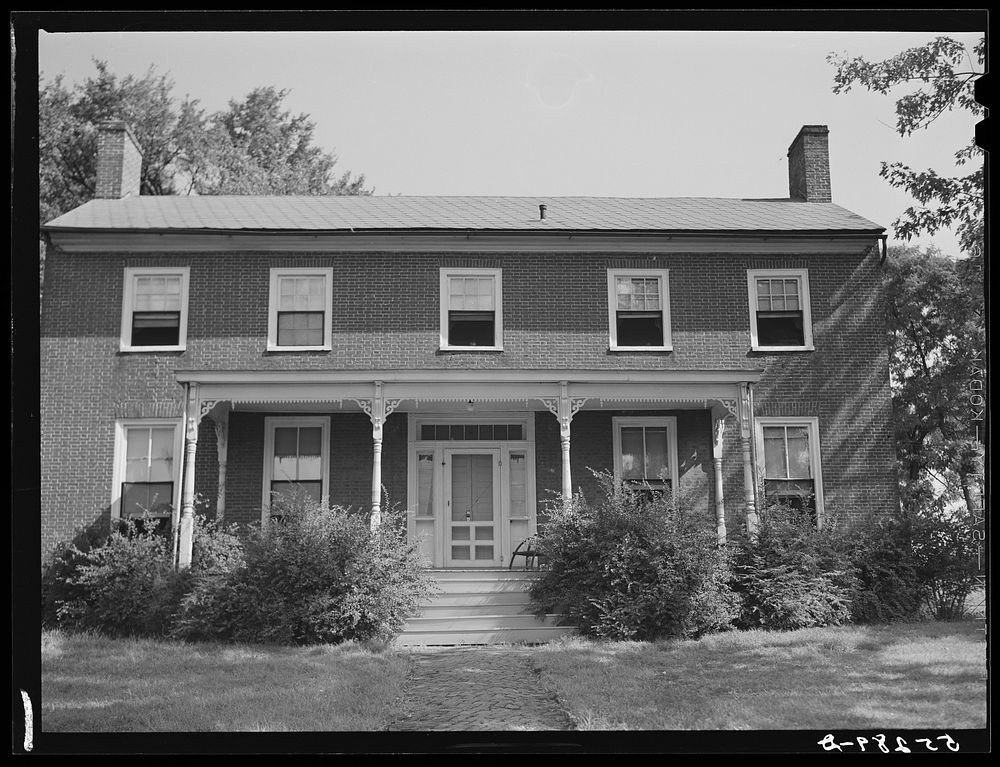 [Untitled photo, possibly related to: Old home on Russell Spear's farm near Lexington, Kentucky]. Sourced from the Library…