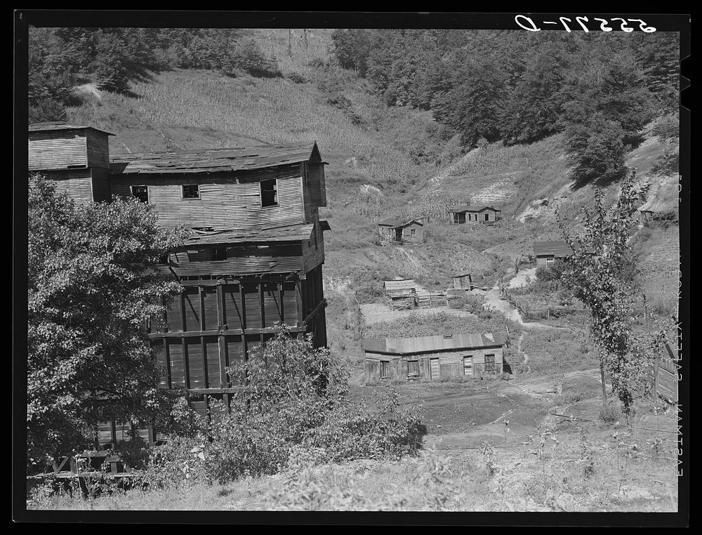 Abandoned mining town in mountain section near Chavies, Kentucky. Sourced from the Library of Congress.
