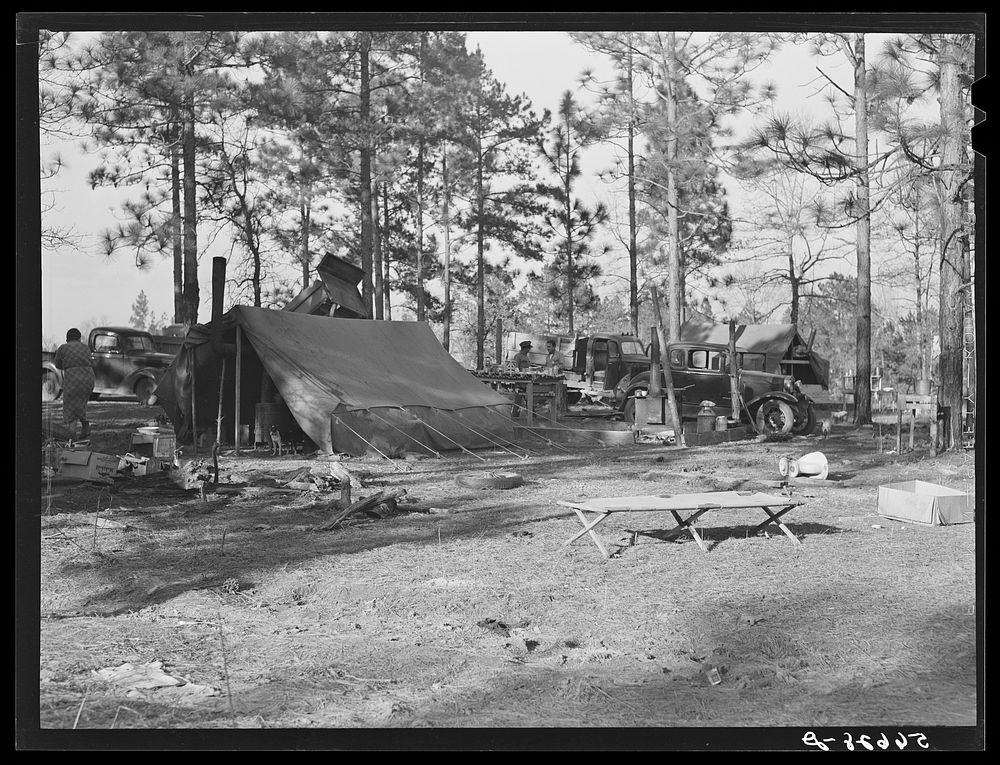 [Untitled photo, possibly related to: Gravel pit camp near Camp Beauregard, Alexandria, Louisiana. Construction workers…