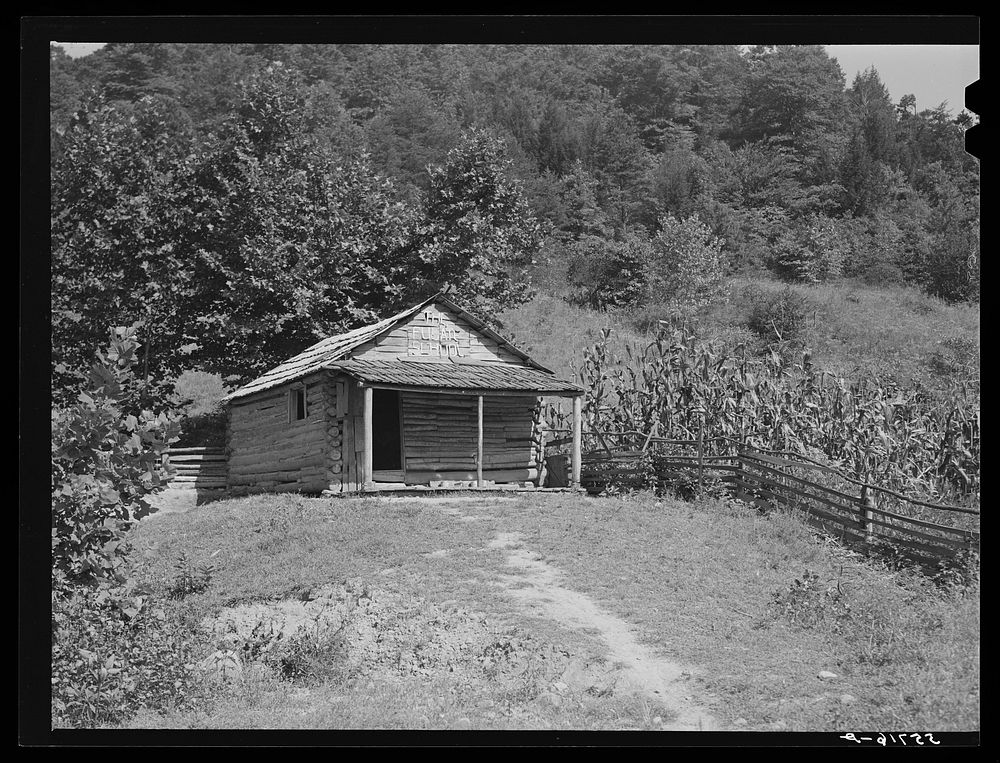 One-room school in Breathitt County, Kentucky. Up South Fork of the Kentucky River. Sourced from the Library of Congress.