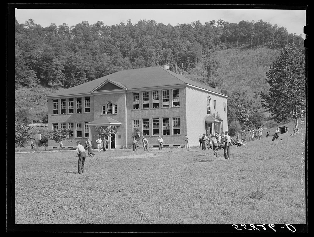 New consolidated school. Breathitt County, Kentucky. Sourced from the Library of Congress.