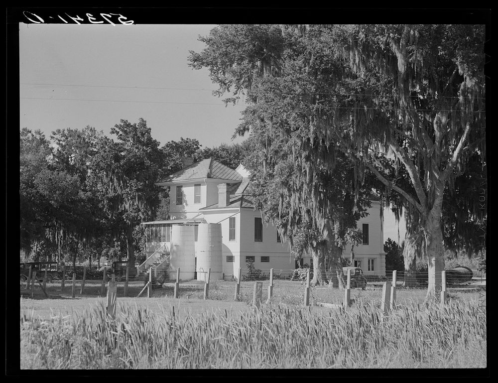 Old sugar plantation home which is now the FSA (Farm Security Administration) office on Terrebonne Project. Schriever…