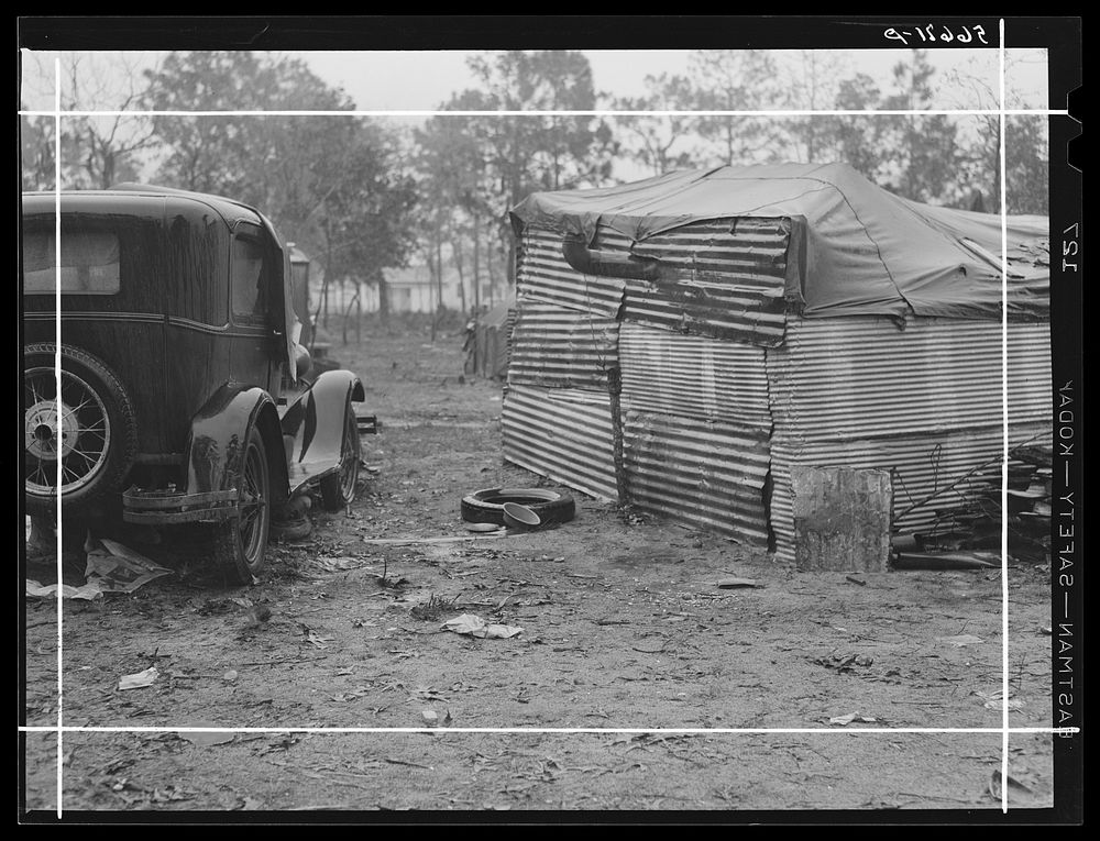 Living quarters of construction workers near Camp Blanding. Starke, Florida. Sourced from the Library of Congress.