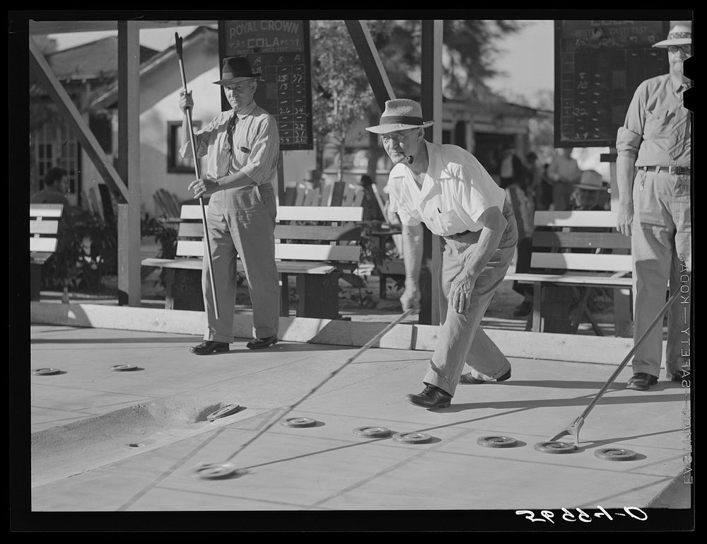 Guests at Sarasota trailer park, Sarasota, Florida, playing shuffleboard. Sourced from the Library of Congress.