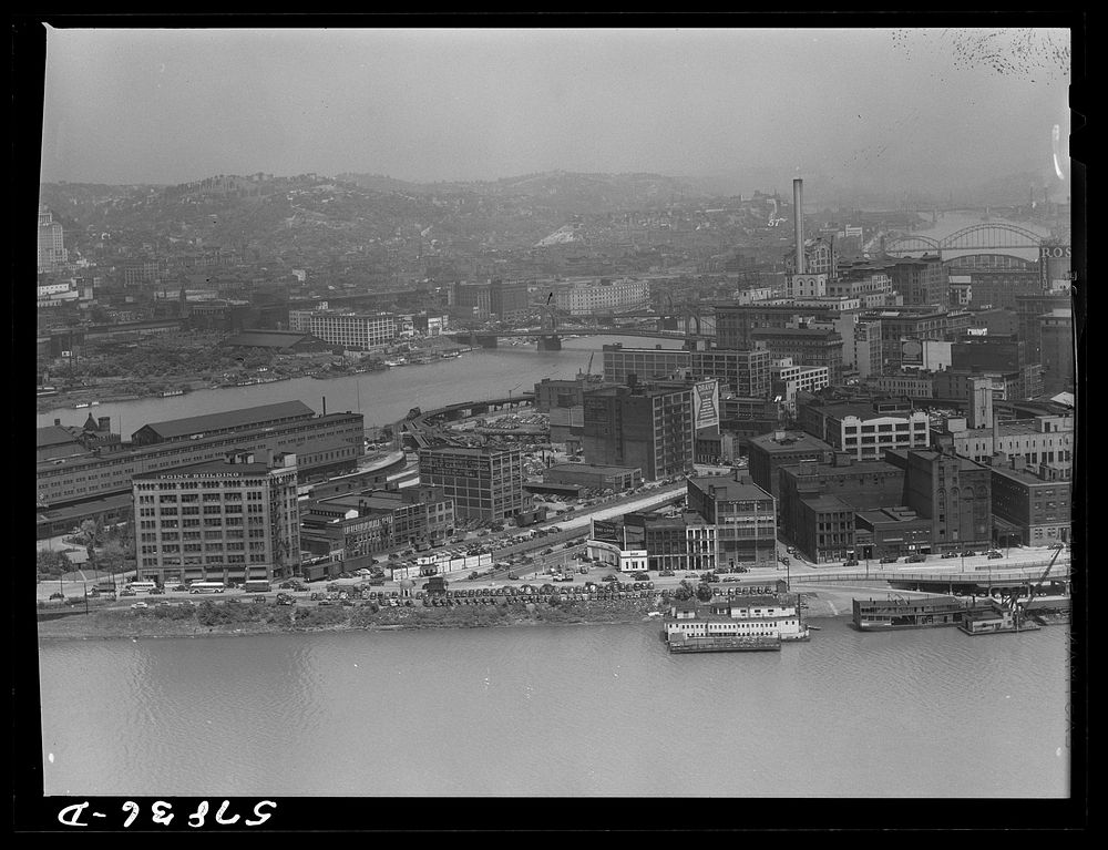 [Untitled photo, possibly related to: Pittsburgh, Pennsylvania]. Sourced from the Library of Congress.