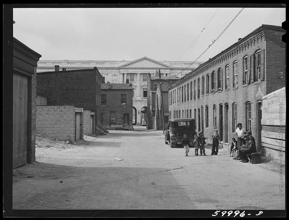 Schoots Court, Washington, D.C. The Senate office building is in the background. Sourced from the Library of Congress.
