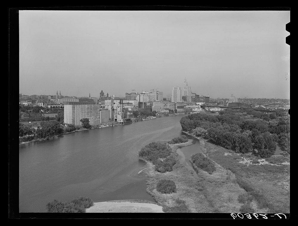 Saint Paul, Minnesota, on the Mississippi River. Sourced from the Library of Congress.
