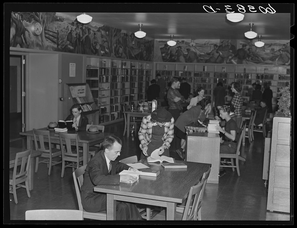 Library at Greenhills, Ohio. Sourced from the Library of Congress.