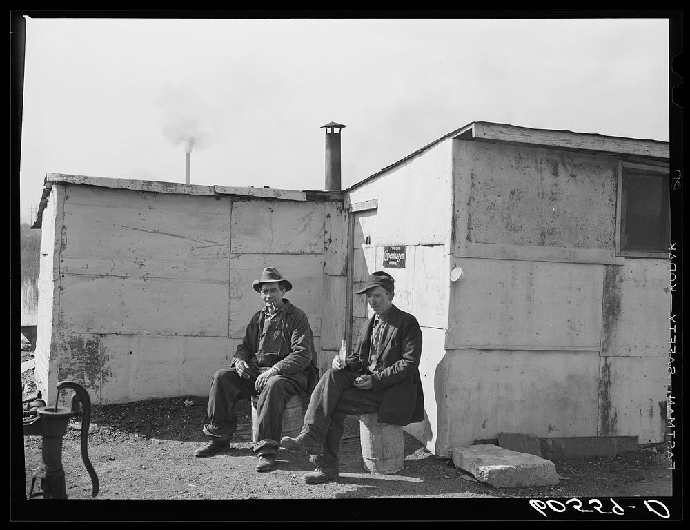 Residents of riverfront shack town. Dubuque, Iowa. Sourced from the Library of Congress.