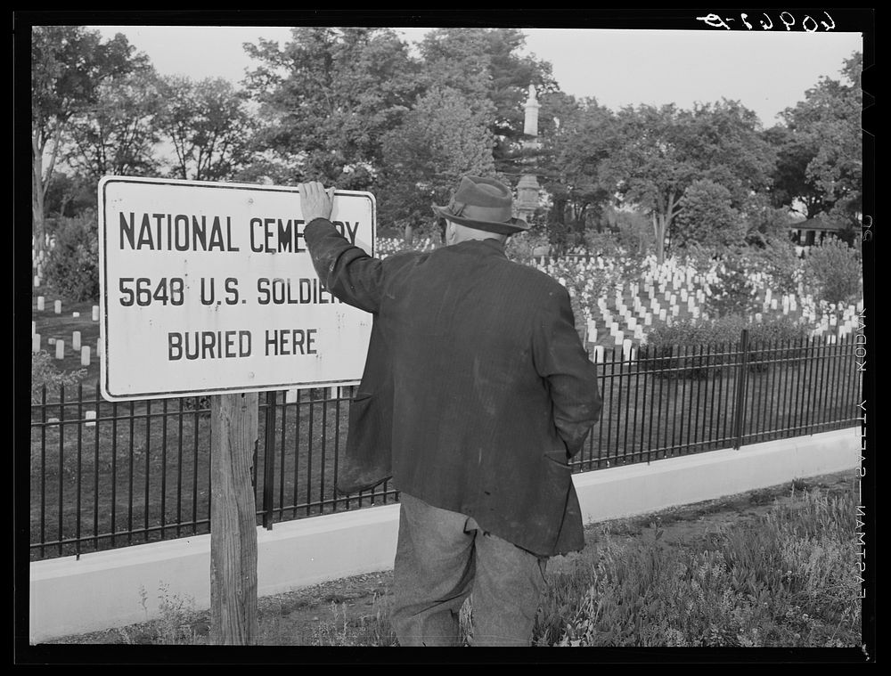 [Untitled photo, possibly related to: National cemetery. Cairo, Illinois]. Sourced from the Library of Congress.