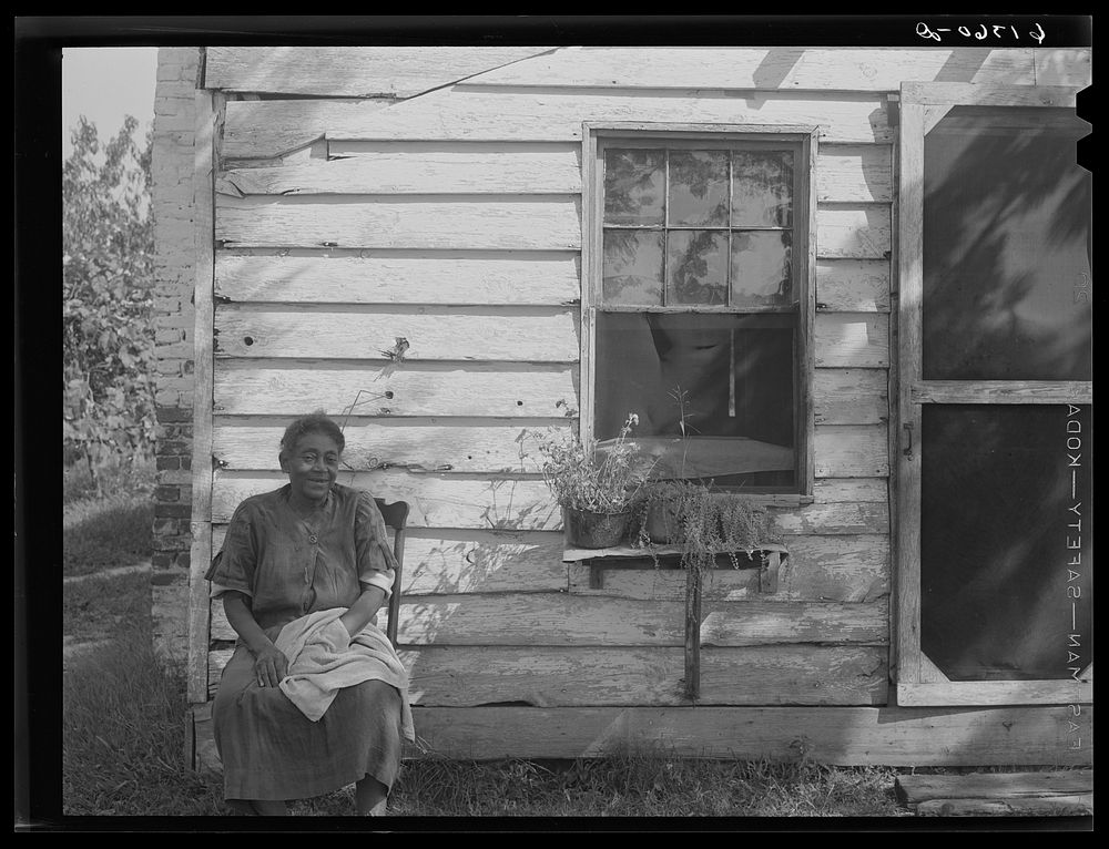 [Untitled photo, possibly related to: Mr. and Mrs. Dyson, aged rehabilitation borrowers. Saint Mary's County, Maryland].…