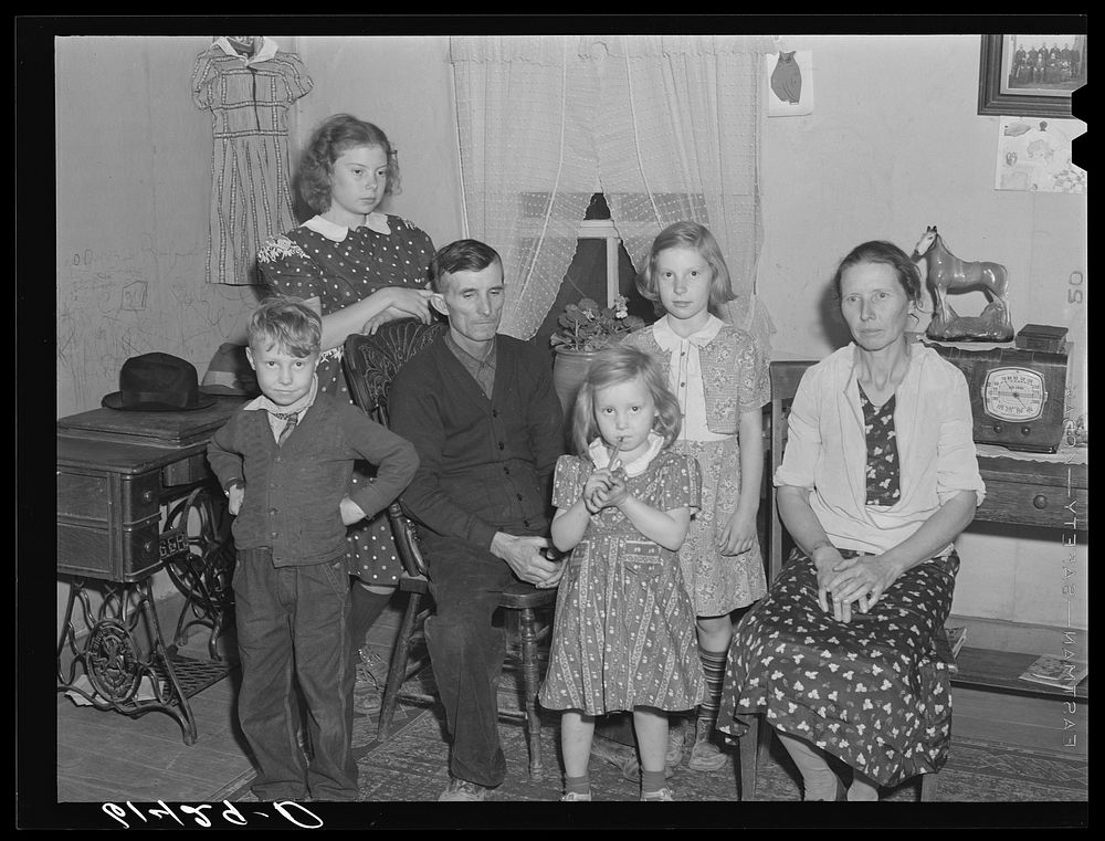 [Untitled photo, possibly related to: Children of the Lansing family, FSA (Farm Security Administration) borrowers. Ross…
