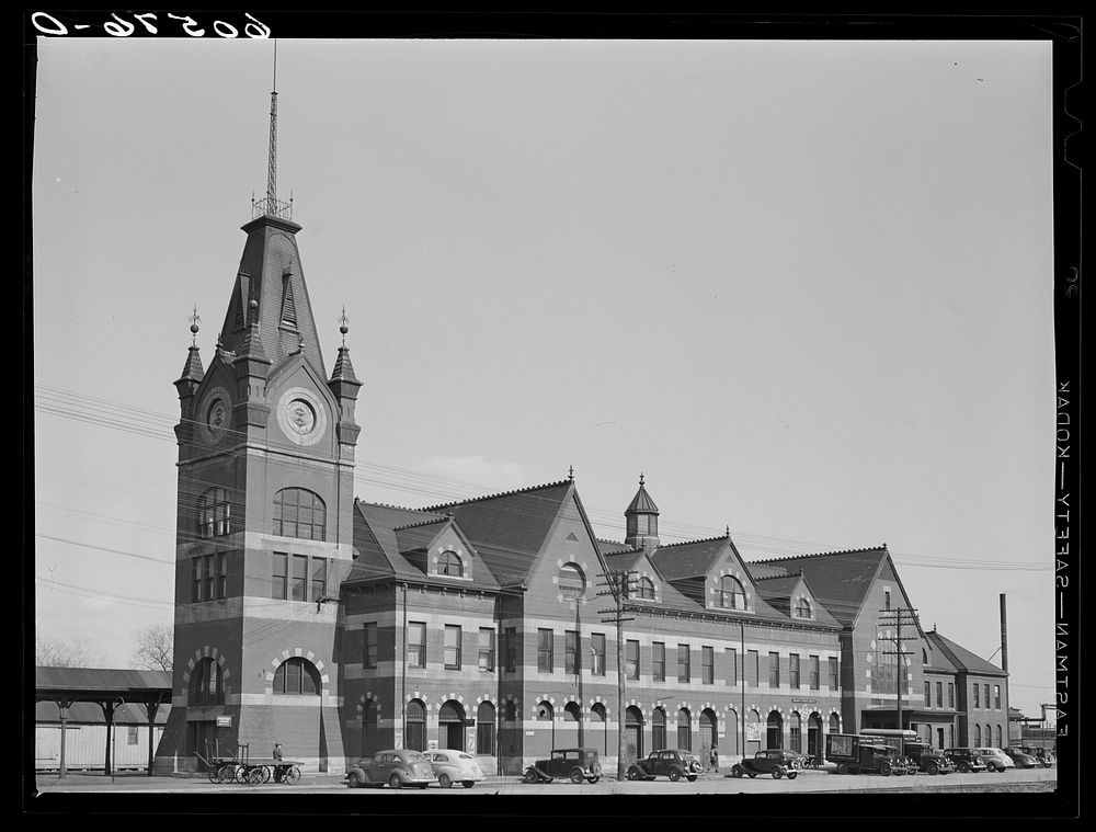 Illinois Central Railroad station. Dubuque, Iowa. Sourced from the Library of Congress.