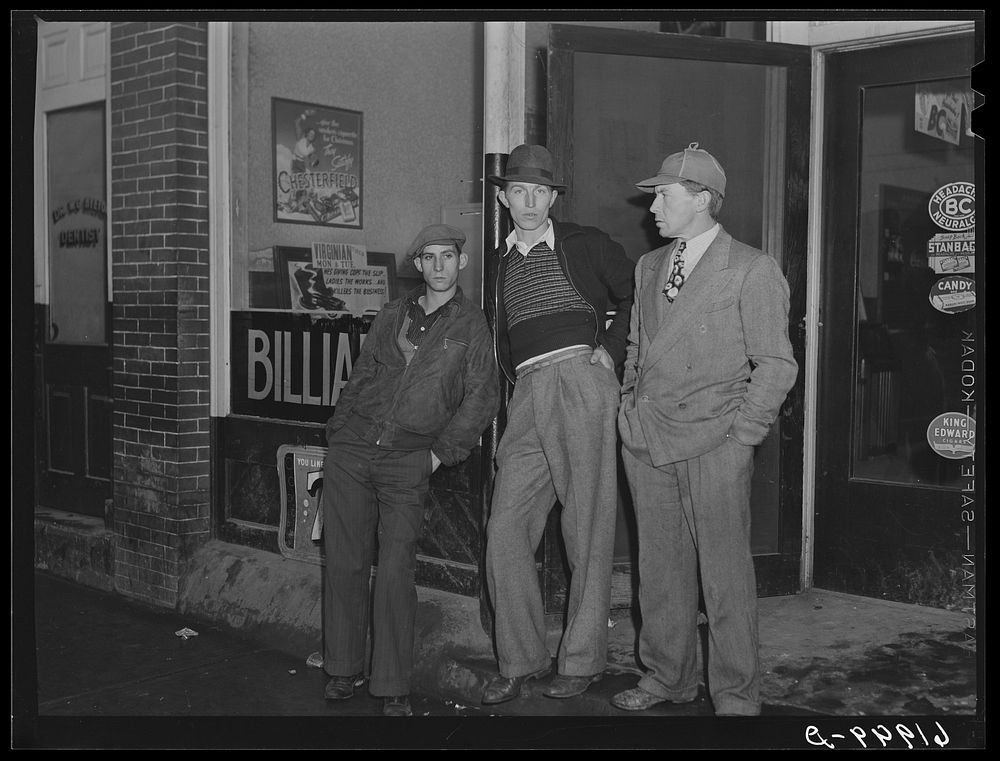 [Untitled photo, possibly related to: Men from out of state who have come to work in powder plant. Radford, Virginia].…