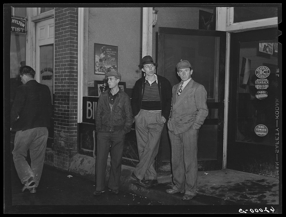 Men from out of state who have come to work in powder plant. Radford, Virginia. Sourced from the Library of Congress.