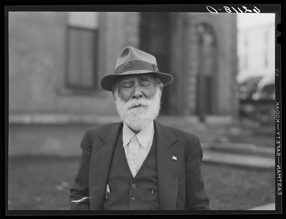 [Untitled photo, possibly related to: Resident of Nashville, Tennessee]. Sourced from the Library of Congress.