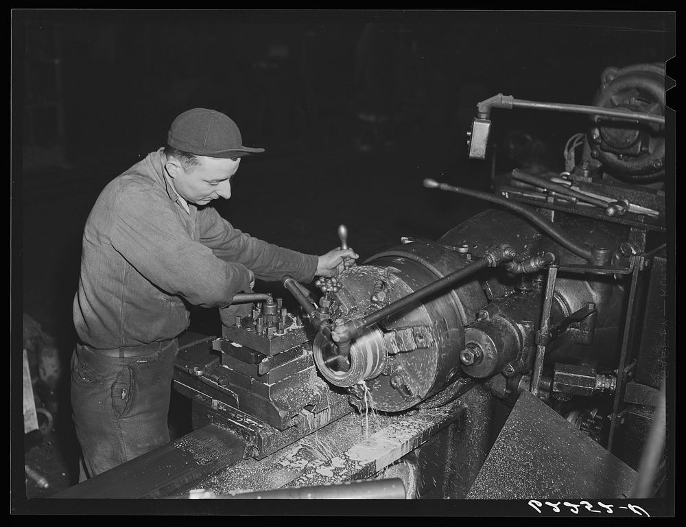 Machine shop. Keystone Drilling Company, Beaver Falls, Pennsylvania. Sourced from the Library of Congress.