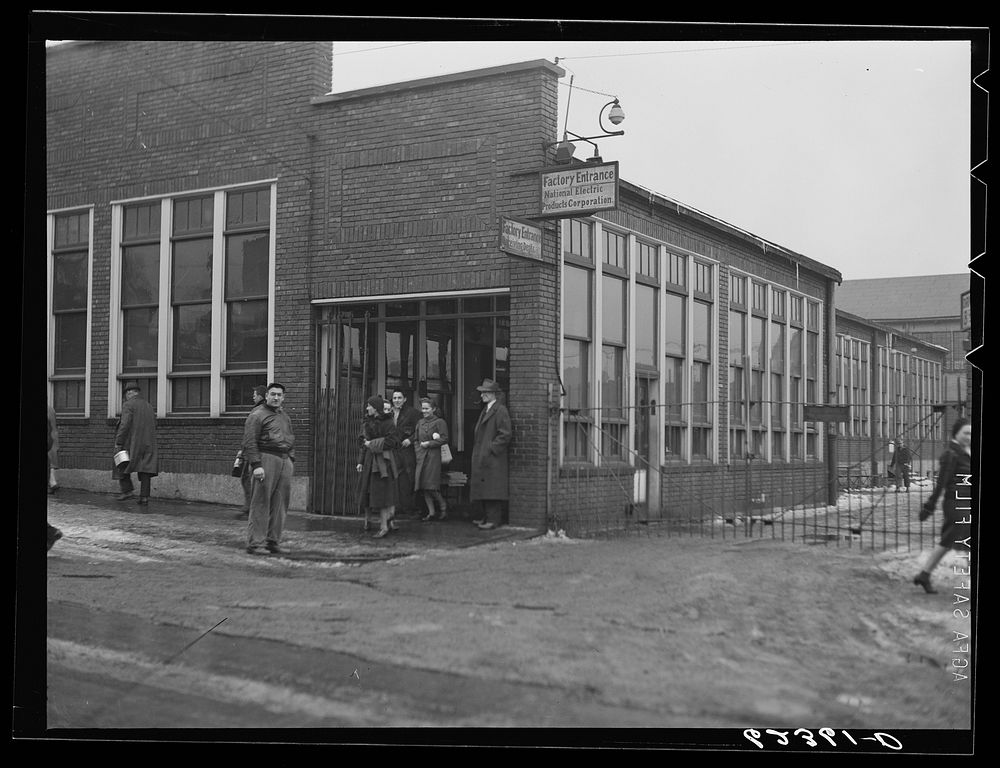 [Untitled photo, possibly related to: Quitting time. National Electric Products Comapany. Man on right is company detective.…