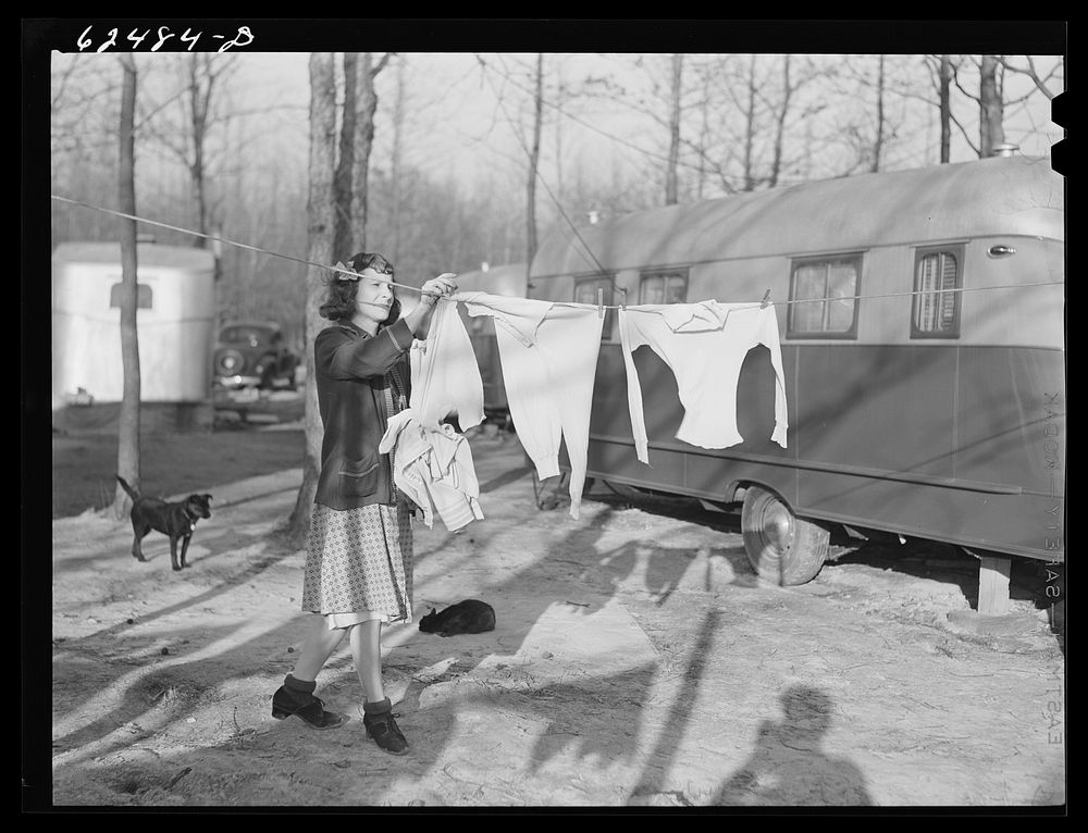 [Untitled photo, possibly related to: Residents of trailer camp for Navy Yard construction workers. Portsmouth, Virginia].…