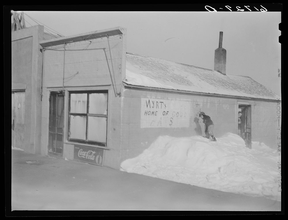[Untitled photo, possibly related to: Draper, South Dakota, during snow blizzard]. Sourced from the Library of Congress.