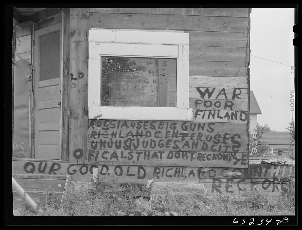 Sign on building. Richland Center, Wisconsin. Sourced from the Library of Congress.
