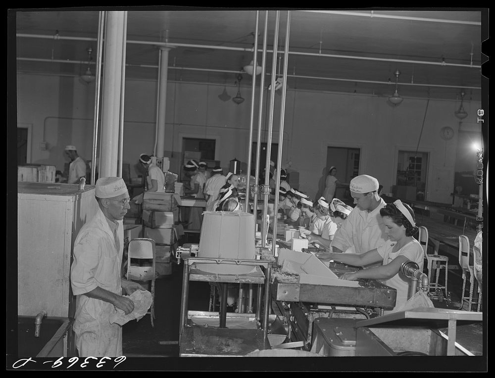 Packaging butter. Land O'Lakes plant, Minneapolis, Minnesota. Sourced from the Library of Congress.
