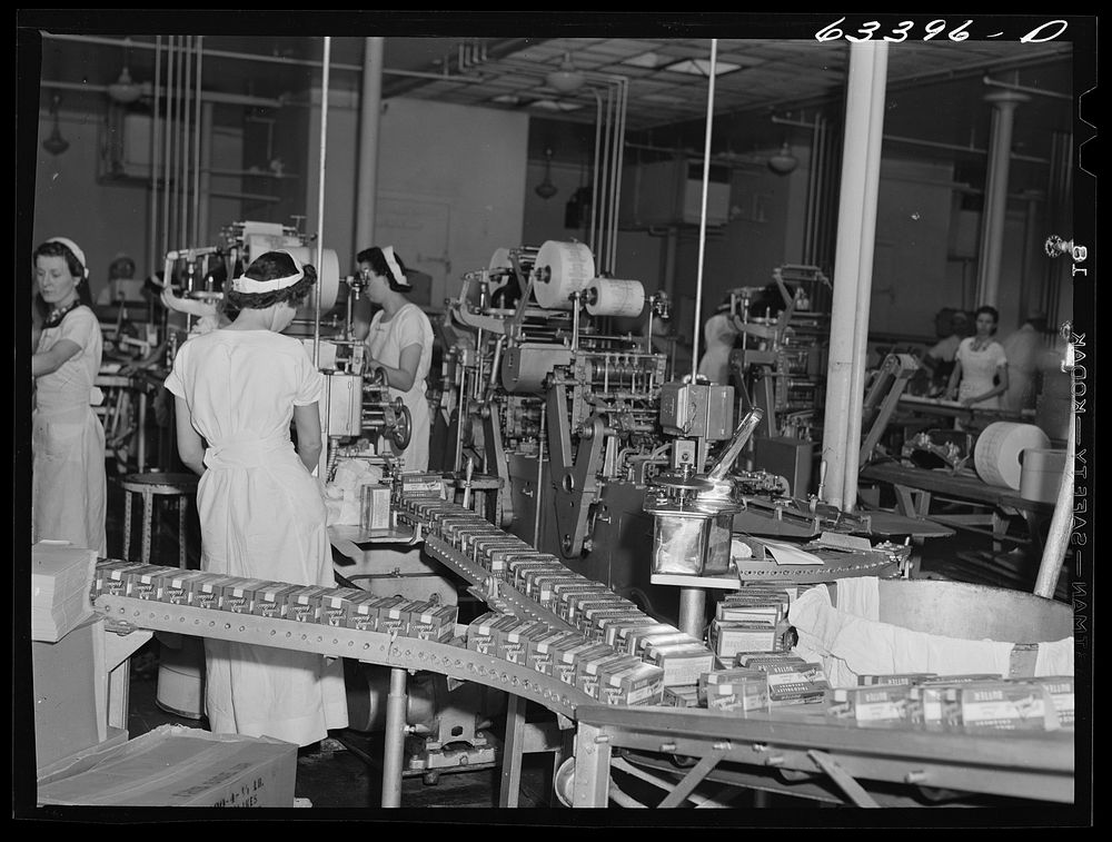 Packing butter. Land O'Lakes plant, Free Photo rawpixel
