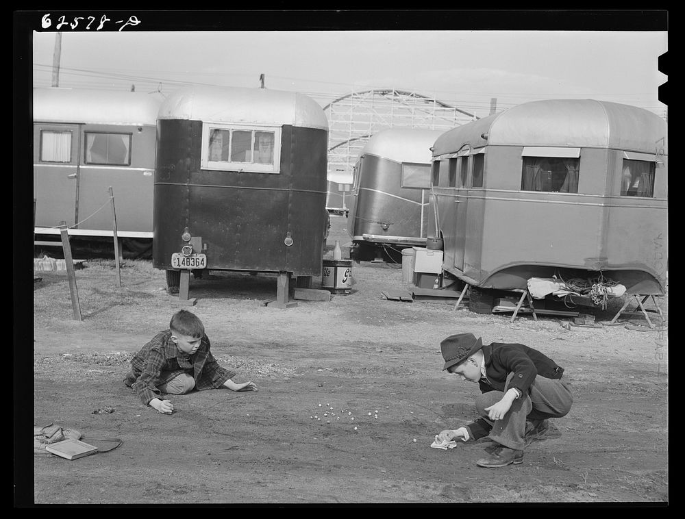 Trailer camp for construction workers. Ocean View, outskirts of Norfolk, Virginia. Sourced from the Library of Congress.