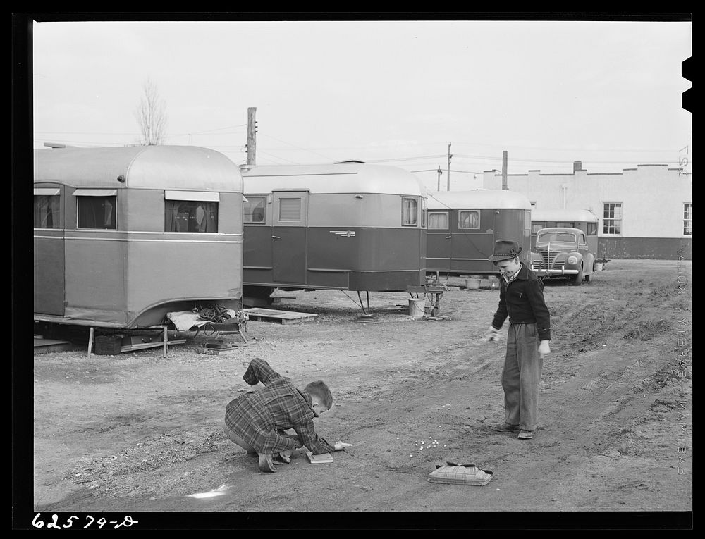 [Untitled photo, possibly related to: Trailer camp for construction workers. Ocean View, outskirts of Norfolk, Virginia].…