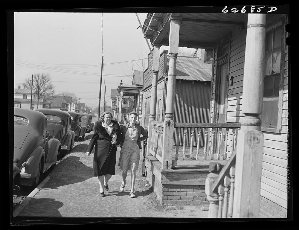 Street near Navy yard. Portsmouth, Virginia. Sourced from the Library of Congress.