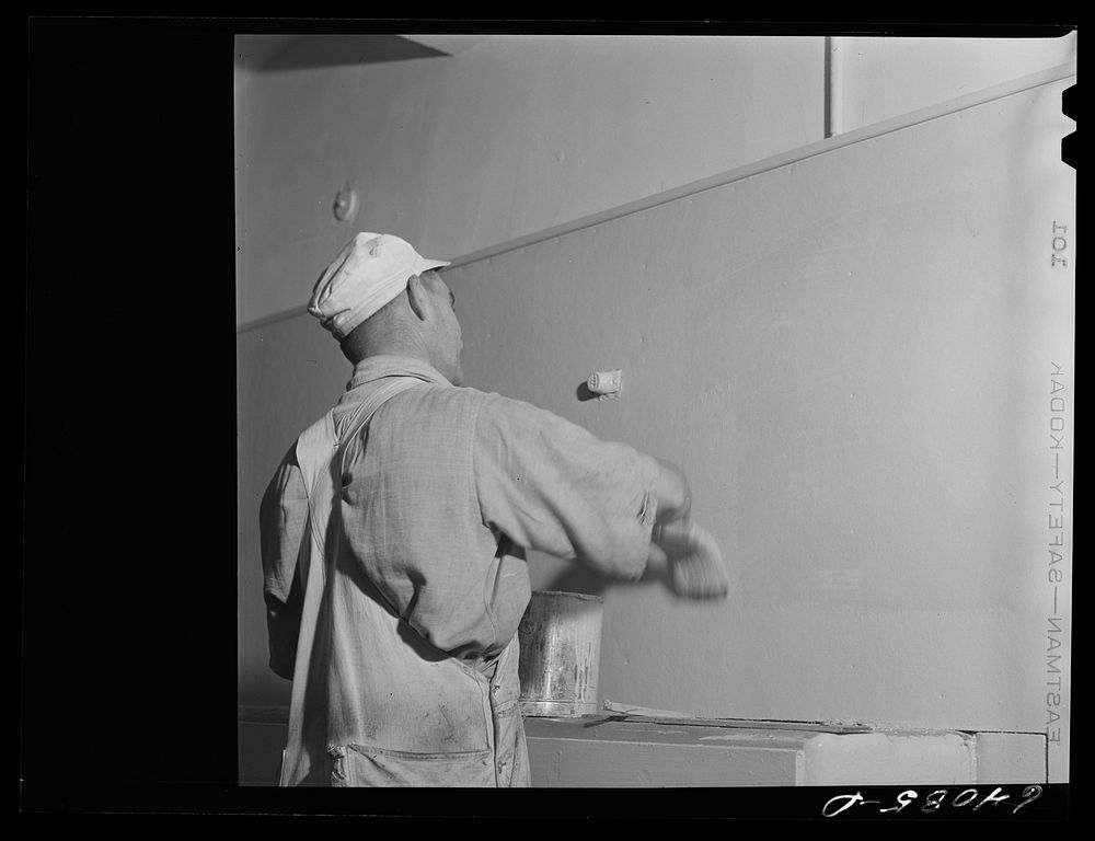 [Untitled photo, possibly related to: Painters. Washington, D.C.]. Sourced from the Library of Congress.
