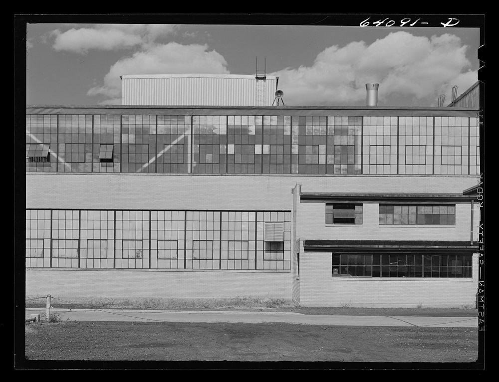 General Motors plant. Trenton, New Jersey. Sourced from the Library of Congress.