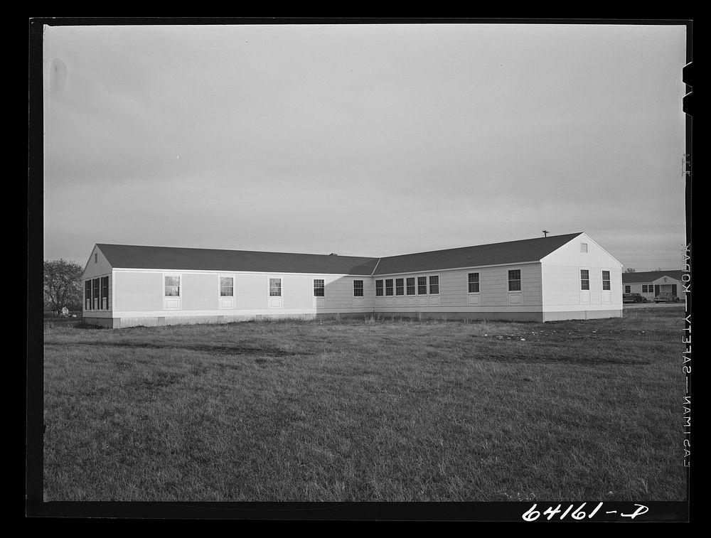 [Untitled photo, possibly related to: Housing for defense workers. Aberdeen, Maryland]. Sourced from the Library of Congress.