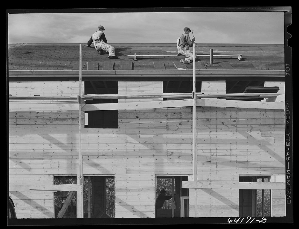 Construction of homes for defense workers. Greenbelt, Maryland. Sourced from the Library of Congress.
